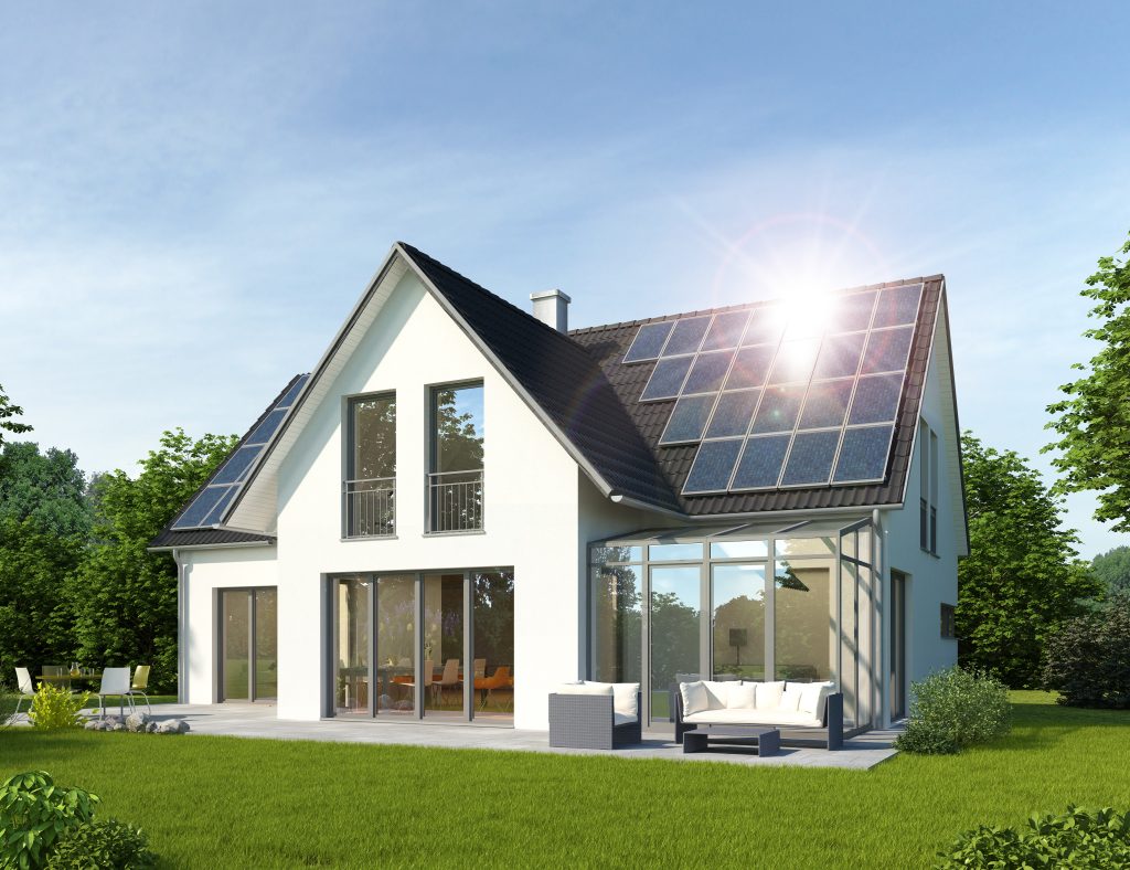 Haus mit Wintergarten und Solardach